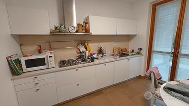 cucina Euromobil completa di elettrodomestici 