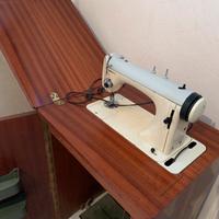 Macchina da cucire vintage Borletti