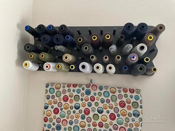 Porta rocchetti da parete+ pannello porta aghi