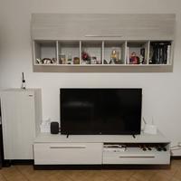 Mobile soggiorno sospeso