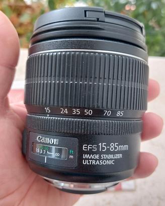O biettivo Canon efs 15/85