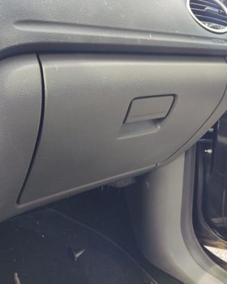 Cassetto portaoggetti FORD FOCUS del 2009