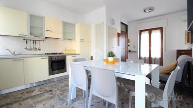 2 LOCALI A SAN BENEDETTO DEL TRONTO