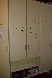 cameretta completa colore verde e legno