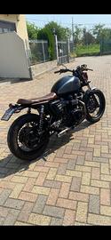 Triumph 900
