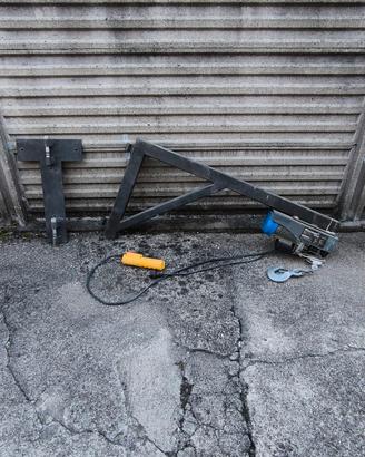 Verricello o paranco a motore