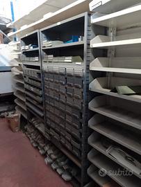 Scaffali per magazzino