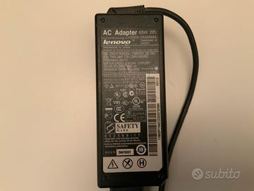 un alimentatore AC Lenovo da 65W 20V