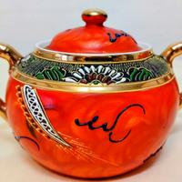 Servizio di tazze da tè  porcellana fine decorate.