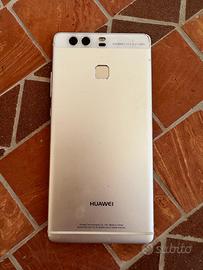 Huawei P9 con display da sostituire