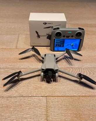 DJI Mini 3 con radiocomando DJI RC