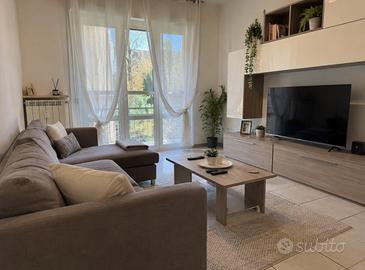 Bilocale arredato con balcone a Binago