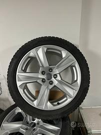 Cerchi in lega Audi con gomme invernali