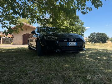 Audi A4 40 TDI quattro S tronic Business