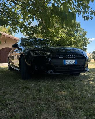 Audi A4 40 TDI quattro S tronic Business