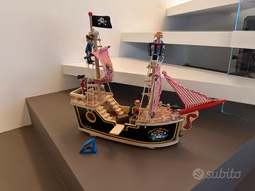 BARCA GALEONE DEI PIRATI JOLLY ROGER 2