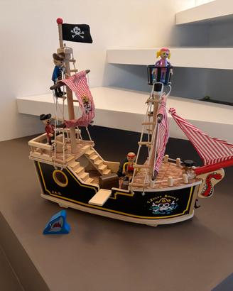 BARCA GALEONE DEI PIRATI JOLLY ROGER 2