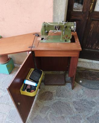 postazione da cucire vintage 