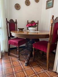 Tavolo rotondo e 4 sedie