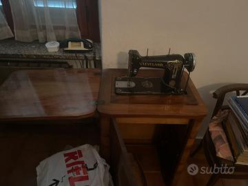 Macchina da cucire antica