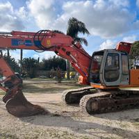 Escavatore cingolato Fiat Hitachi EX 215 posiziona
