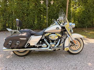 ROAD KING CLASSIC ABS  DEL 2009 SOLO 12500 KM