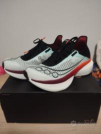 Saucony Endorphin 2 Elite  taglia 42,5 unisex 