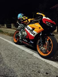 CBR 1000 rr  fireblade repsol del 2006