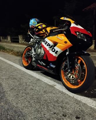 CBR 1000 rr  fireblade repsol del 2006