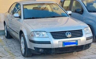 VOLKSWAGEN Passat 5ª serie - 2004