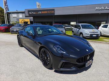 MASERATI GranTurismo V6 550 CV AWD Trofeo