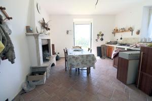 CASA SEMINDIPENDENTE A POGGIO MIRTETO