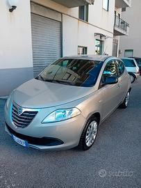 Lancia Ypsilon 1.2 69 CV 5 porte  37800 km 