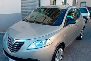 Lancia Ypsilon 1.2 69 CV 5 porte  37800 km 