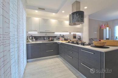 VILLA A SCHIERA A GIULIANOVA