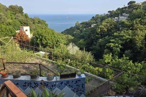 CASA SEMINDIPENDENTE A VIETRI SUL MARE