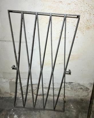 Inferriata in ferro misura 76x132