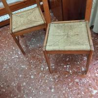 5 sedie in legno più divano