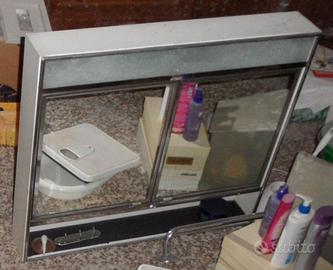 specchiera bagno 75 x p12 xh65 con luce e presa