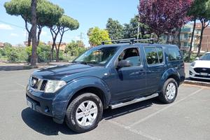 Nissan Pathfinder 2.5 dCi SE