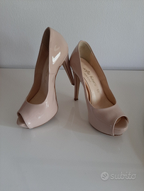 Decollete con plateau e open toe, n. 35