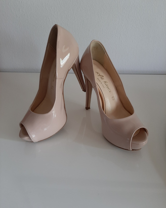 Decollete con plateau e open toe, n. 35