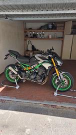 Kawasaki Z900 SE 2025 con Scarico Arrow
