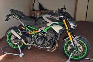 Kawasaki Z900 SE 2025 con Scarico Arrow