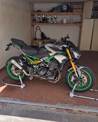 Kawasaki Z900 SE 2025 con Scarico Arrow