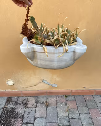 Vaso a forma di Mortaio a Parete in marmo - 50 cm