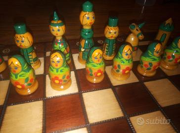 Scacchiera matrioska in legno