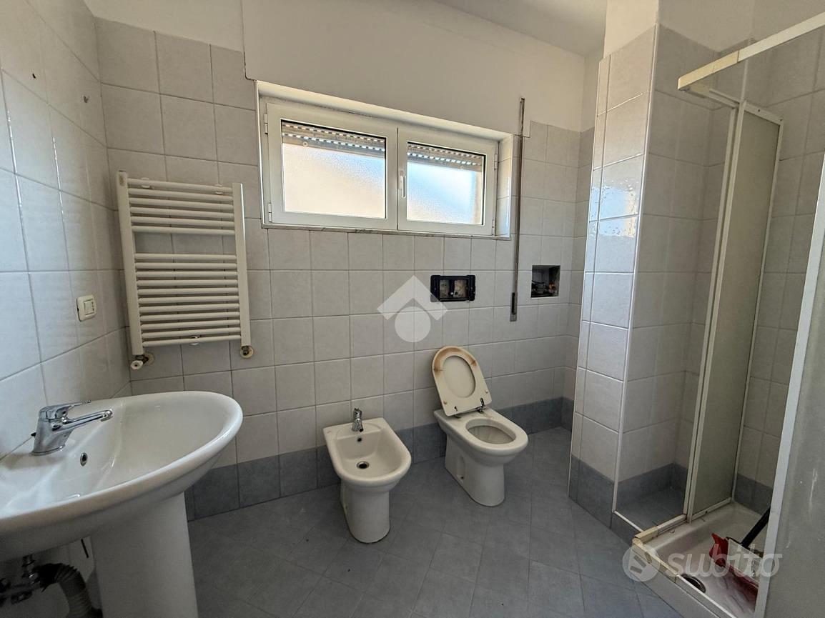 3 LOCALI A SANTERAMO IN COLLE - More