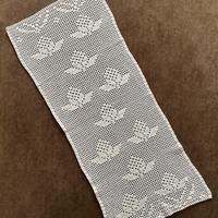 Centrino ad uncinetto rettangolare