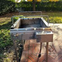 Barbeque con rotazione spiedi automatica